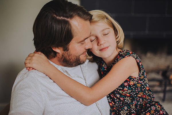 SP Essentials Posing Guide Dad and Daughter Photograph with Natural Indoor Light